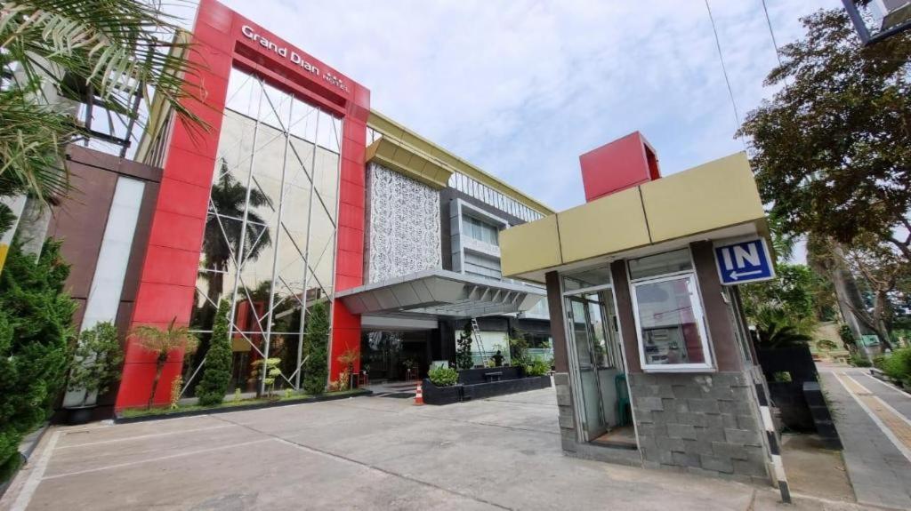 Grand Dian Hotel Slawi Tegal  Dış mekan fotoğraf