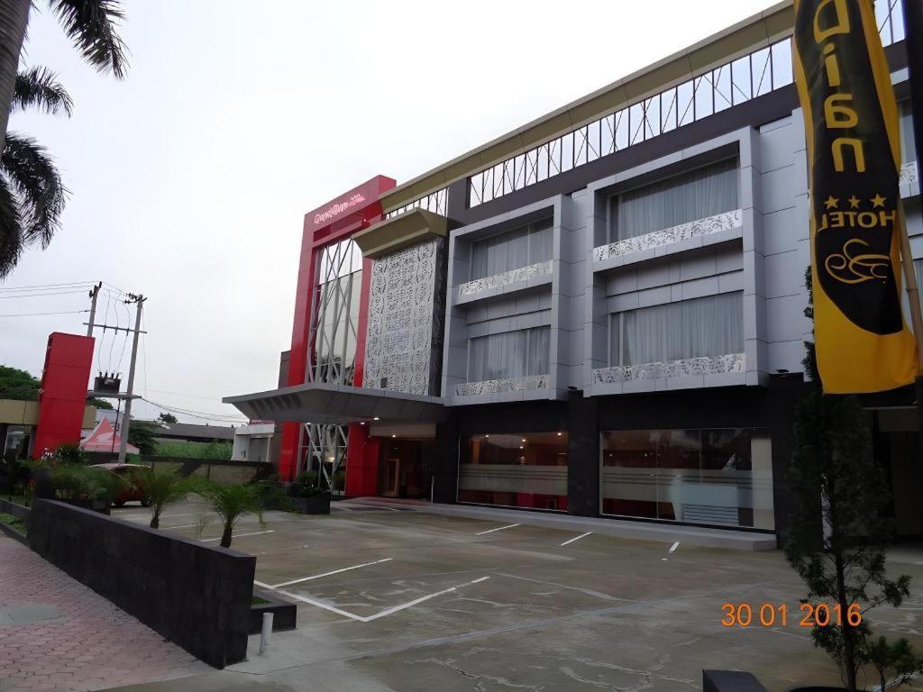 Grand Dian Hotel Slawi Tegal  Dış mekan fotoğraf
